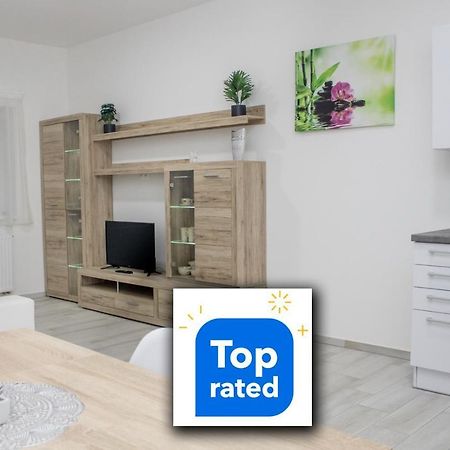 Trika Apartman Sárvár Zewnętrze zdjęcie