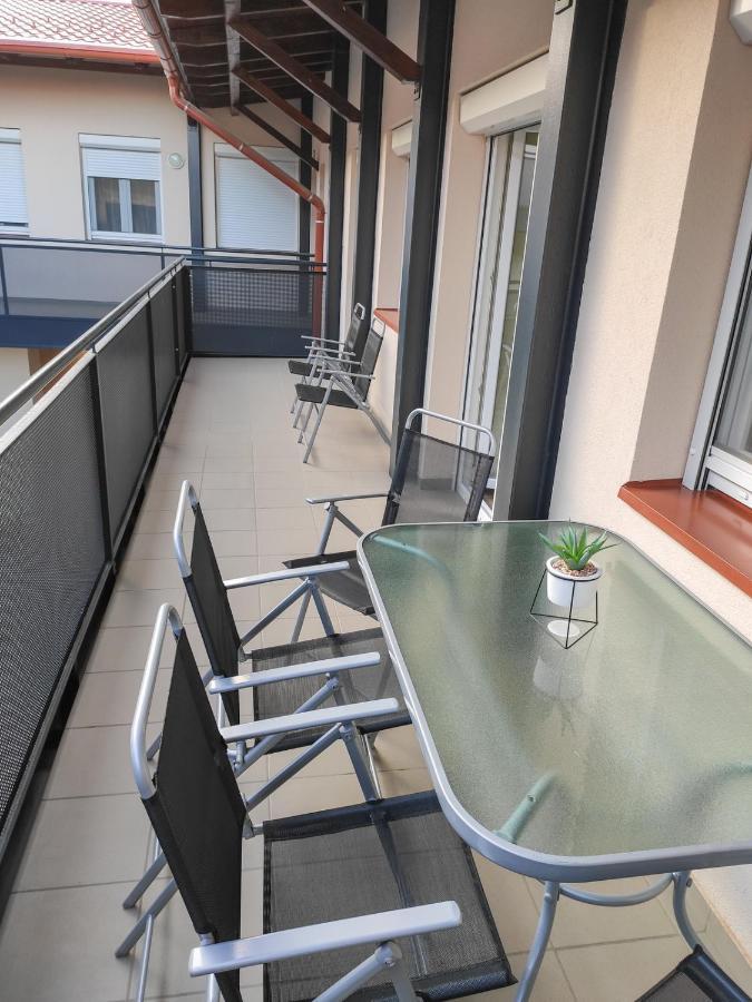 Trika Apartman Sárvár Zewnętrze zdjęcie