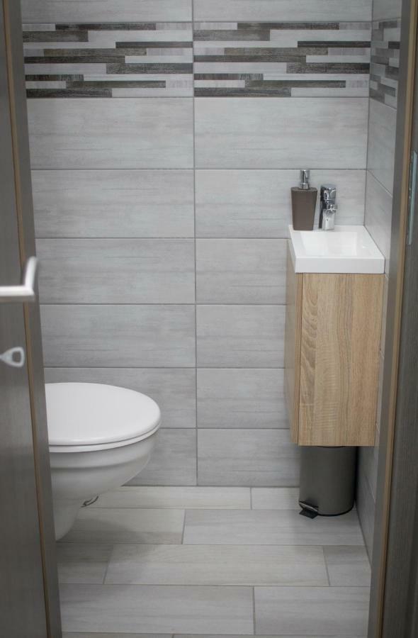 Trika Apartman Sárvár Zewnętrze zdjęcie